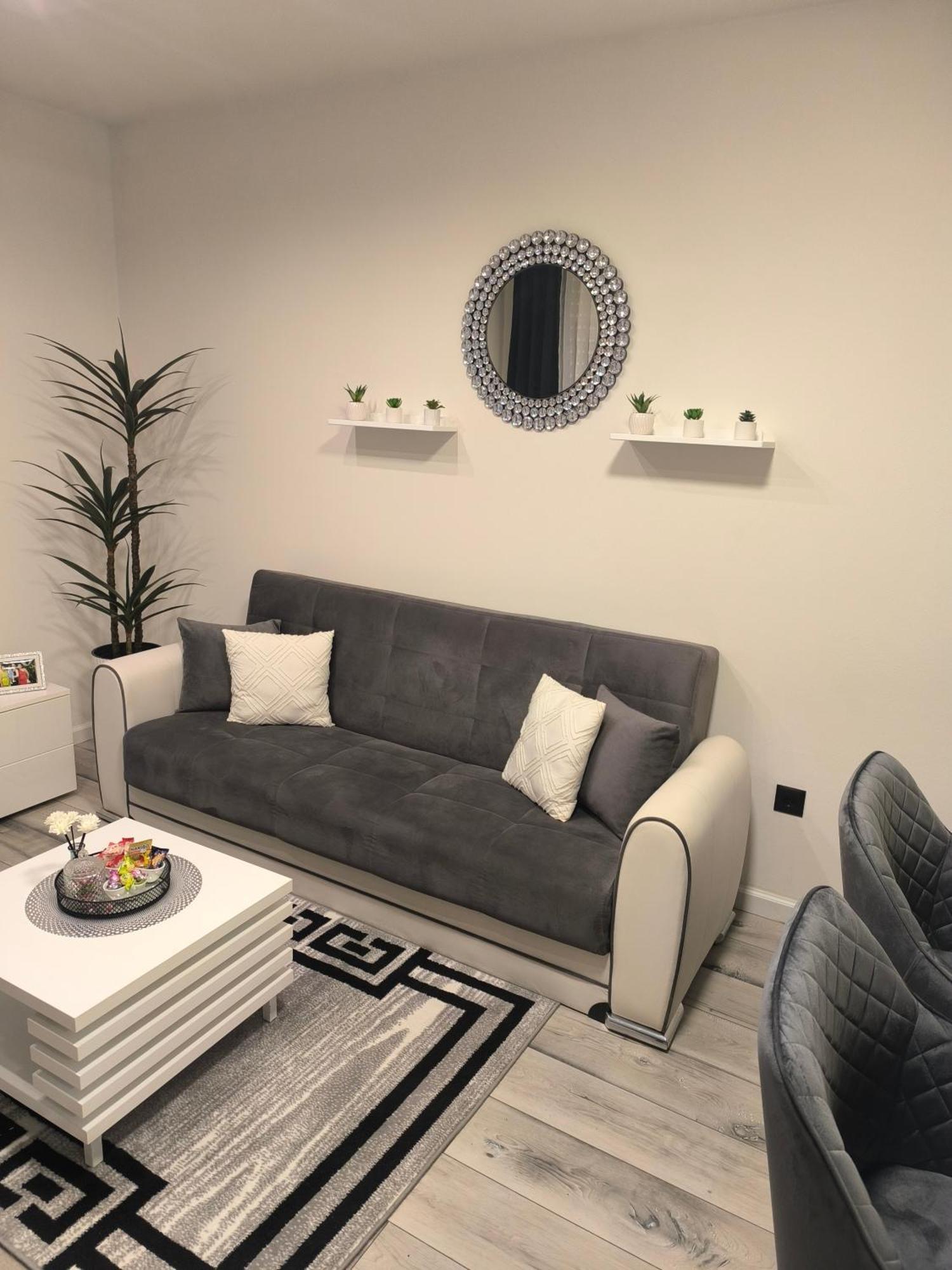 Apartman Rex Svinisce Zewnętrze zdjęcie